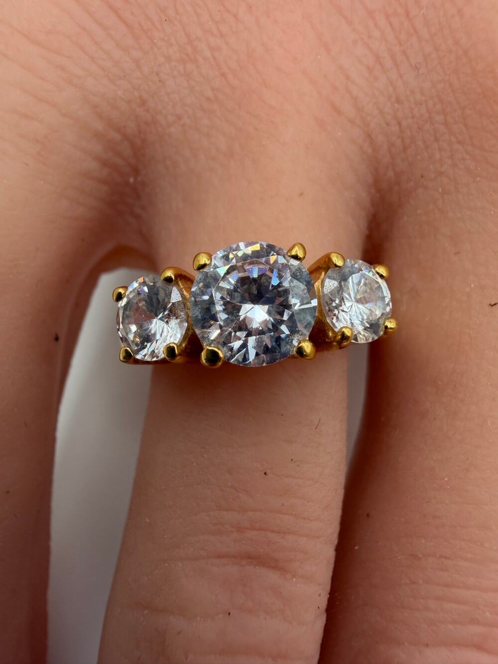 Avon Gold 3 Stone round Cubic Zirconium Diamonds, Ring Sz 7